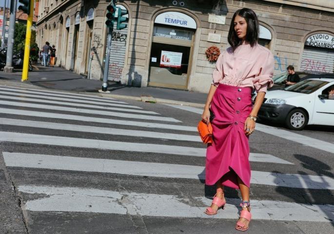 6 outfits που αποδεικνύουν ότι το ροζ έχει ακόμα θέση στη ντουλάπα σου 6 outfits που αποδεικνύουν ότι το ροζ έχει ακόμα θέση στη ντουλάπα σου