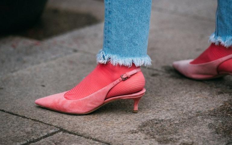 Φέτος τον χειμώνα τόλμα να φορέσεις χρωματιστά παπούτσια Φέτος τον χειμώνα τόλμα να φορέσεις χρωματιστά παπούτσια