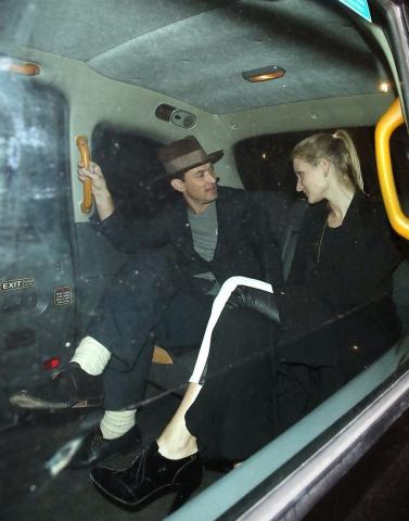 Ο Jude Law γιόρτασε μαζί με την κόρη του τα 18α της γενέθλια (pics) Ο Jude Law γιόρτασε μαζί με την κόρη του τα 18α της γενέθλια (pics)