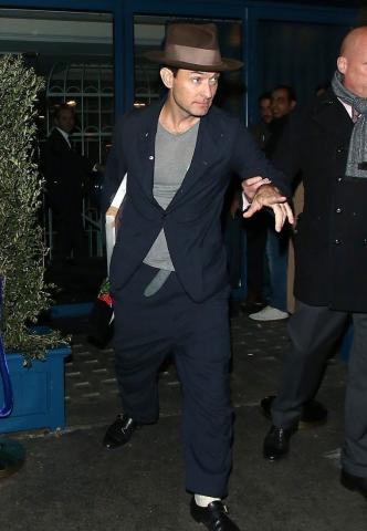 Ο Jude Law γιόρτασε μαζί με την κόρη του τα 18α της γενέθλια (pics) Ο Jude Law γιόρτασε μαζί με την κόρη του τα 18α της γενέθλια (pics)