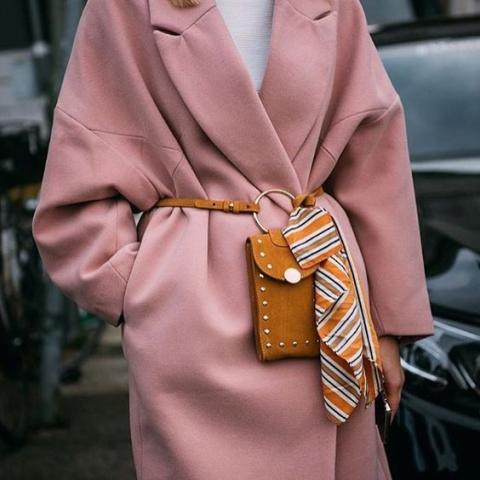 Τα belt bags είναι ακόμα εδώ και δες πώς να τα φορέσεις Τα belt bags είναι ακόμα εδώ και δες πώς να τα φορέσεις