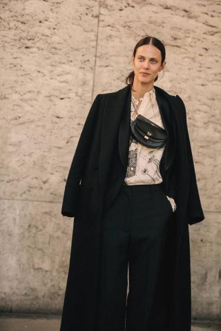 Τα belt bags είναι ακόμα εδώ και δες πώς να τα φορέσεις Τα belt bags είναι ακόμα εδώ και δες πώς να τα φορέσεις