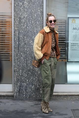 Τα cargo pants είναι ξανά cool και εδώ θα δεις πώς θα τα φορέσεις Τα cargo pants είναι ξανά cool και εδώ θα δεις πώς θα τα φορέσεις