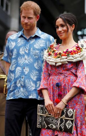 Love to hate: Η βασιλική γκαρνταρόμπα της Meghan κόστισε λιγάκι παραπάνω στους Βρετανούς Love to hate: Η βασιλική γκαρνταρόμπα της Meghan κόστισε λιγάκι παραπάνω στους Βρετανούς