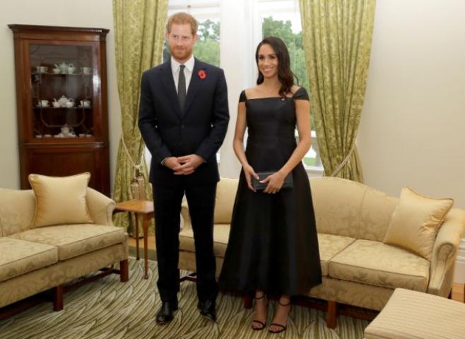Love to hate: Η βασιλική γκαρνταρόμπα της Meghan κόστισε λιγάκι παραπάνω στους Βρετανούς Love to hate: Η βασιλική γκαρνταρόμπα της Meghan κόστισε λιγάκι παραπάνω στους Βρετανούς