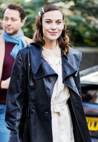 Hair clips: Πώς θα φορέσεις το αξεσουάρ μαλλιών από τα ‘90s Hair clips: Πώς θα φορέσεις το αξεσουάρ μαλλιών από τα ‘90s