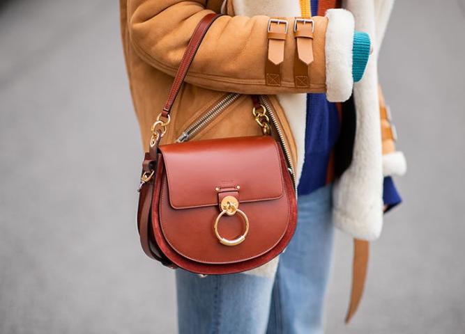 Οι πιο στιλάτες τσάντες που ξέρουν να τραβούν τα βλέμματα Οι πιο στιλάτες τσάντες που ξέρουν να τραβούν τα βλέμματα