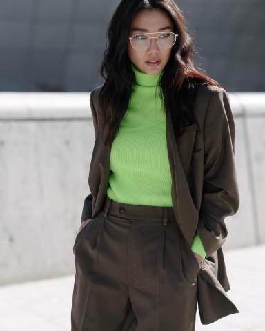 H μεγάλη επιστροφή του ζιβάγκο στο street style που θα σε κερδίσει H μεγάλη επιστροφή του ζιβάγκο στο street style που θα σε κερδίσει