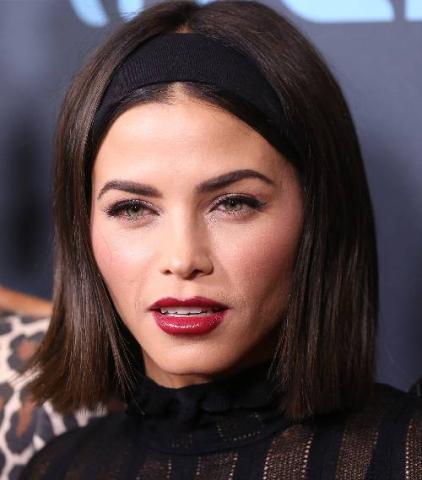 Δεν πάει ο νους σου ποιο αξεσουάρ μαλλιών επιστρέφει στη μόδα Δεν πάει ο νους σου ποιο αξεσουάρ μαλλιών επιστρέφει στη μόδα