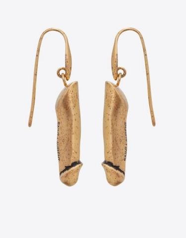 Yves Saint Laurent: Κυκλοφόρησε σκουλαρίκια και ασορτί κολιέ σε σχήμα φαλλού Yves Saint Laurent: Κυκλοφόρησε σκουλαρίκια και ασορτί κολιέ σε σχήμα φαλλού