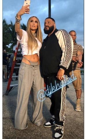 Η Jennifer Lopez φόρεσε κάτι που δεν μπορώ να το περιγράψω, συγγνώμη Η Jennifer Lopez φόρεσε κάτι που δεν μπορώ να το περιγράψω, συγγνώμη