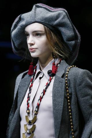 Το 2019 θα είναι η χρονιά του καπέλου: Δες πώς θα υιοθετήσεις την τάση από τώρα Το 2019 θα είναι η χρονιά του καπέλου: Δες πώς θα υιοθετήσεις την τάση από τώρα