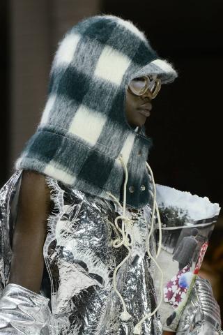 Το 2019 θα είναι η χρονιά του καπέλου: Δες πώς θα υιοθετήσεις την τάση από τώρα Το 2019 θα είναι η χρονιά του καπέλου: Δες πώς θα υιοθετήσεις την τάση από τώρα