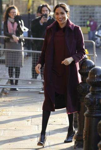 Γιατί ο βρετανικός τύπος λέει πως Meghan και Kate ντύθηκαν σαν δίδυμες; Γιατί ο βρετανικός τύπος λέει πως Meghan και Kate ντύθηκαν σαν δίδυμες;