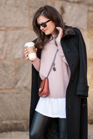 Ο πιο δημοφιλής τρόπος για να φορέσεις το λευκό πουκάμισο αυτόν τον χειμώνα Ο πιο δημοφιλής τρόπος για να φορέσεις το λευκό πουκάμισο αυτόν τον χειμώνα