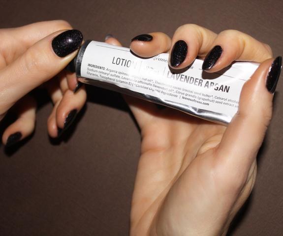 15 υπέροχες ιδέες για τα προ-εορταστικά σου νύχια 15 υπέροχες ιδέες για τα προ-εορταστικά σου νύχια