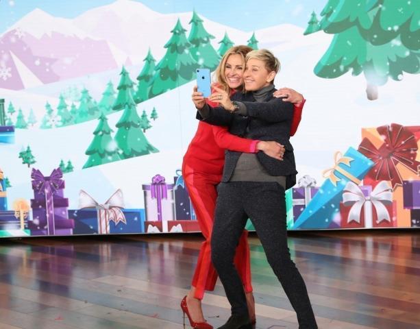 Η Julia Roberts εκπαιδεύεται από την DeGeneres για να γίνει μια σωστή Instagrammer Η Julia Roberts εκπαιδεύεται από την DeGeneres για να γίνει μια σωστή Instagrammer