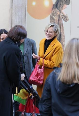 Sharon Stone: Ο φακός την τσάκωσε με τον νέο σύντροφό της Sharon Stone: Ο φακός την τσάκωσε με τον νέο σύντροφό της