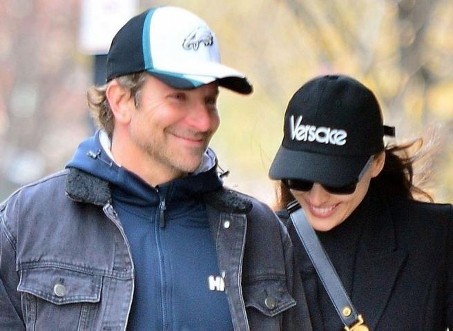 Η τρυφερή βόλτα του Bradley Cooper και της Irina Shayk διαψεύδει τις φήμες χωρισμού Η τρυφερή βόλτα του Bradley Cooper και της Irina Shayk διαψεύδει τις φήμες χωρισμού