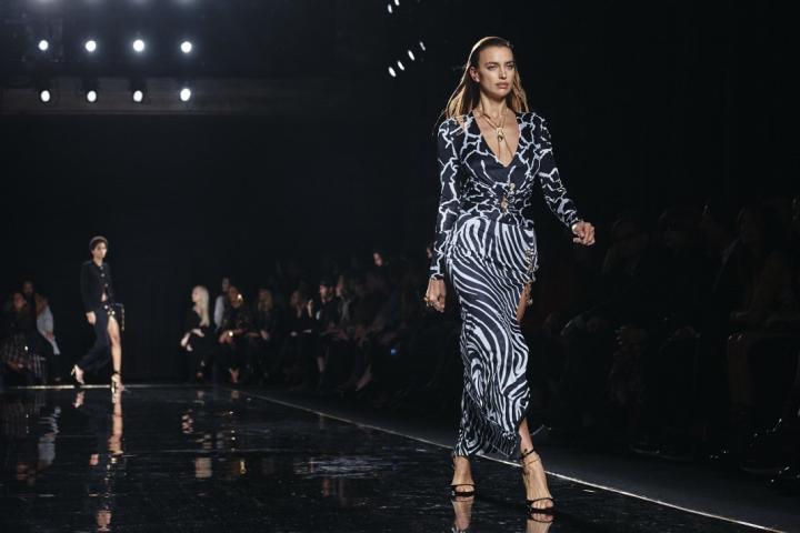 Η τρυφερή βόλτα του Bradley Cooper και της Irina Shayk διαψεύδει τις φήμες χωρισμού Η τρυφερή βόλτα του Bradley Cooper και της Irina Shayk διαψεύδει τις φήμες χωρισμού