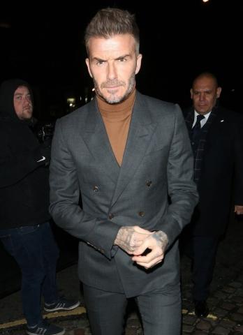 Το ζεύγος Beckham είπε να βγει ένα βράδυ κι ο Brooklyn δεν τους αφήνει σε ησυχία Το ζεύγος Beckham είπε να βγει ένα βράδυ κι ο Brooklyn δεν τους αφήνει σε ησυχία