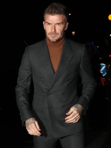 Το ζεύγος Beckham είπε να βγει ένα βράδυ κι ο Brooklyn δεν τους αφήνει σε ησυχία Το ζεύγος Beckham είπε να βγει ένα βράδυ κι ο Brooklyn δεν τους αφήνει σε ησυχία