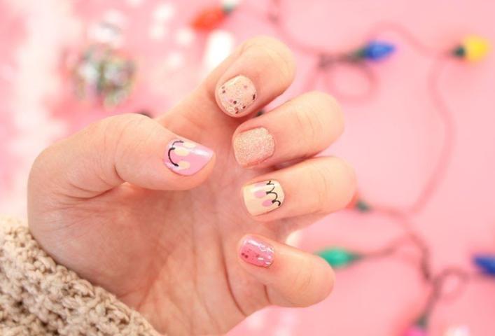 12+1 ιδέες για να βάλεις στα νύχια σου...χριστουγεννιάτικα φωτάκια 12+1 ιδέες για να βάλεις στα νύχια σου...χριστουγεννιάτικα φωτάκια