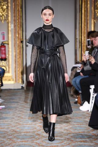 Δερμάτινο φόρεμα: 5 λόγοι που είναι το πιο must have φόρεμα του χειμώνα Δερμάτινο φόρεμα: 5 λόγοι που είναι το πιο must have φόρεμα του χειμώνα