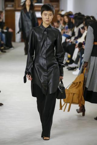 Δερμάτινο φόρεμα: 5 λόγοι που είναι το πιο must have φόρεμα του χειμώνα Δερμάτινο φόρεμα: 5 λόγοι που είναι το πιο must have φόρεμα του χειμώνα