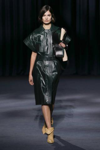 Δερμάτινο φόρεμα: 5 λόγοι που είναι το πιο must have φόρεμα του χειμώνα Δερμάτινο φόρεμα: 5 λόγοι που είναι το πιο must have φόρεμα του χειμώνα