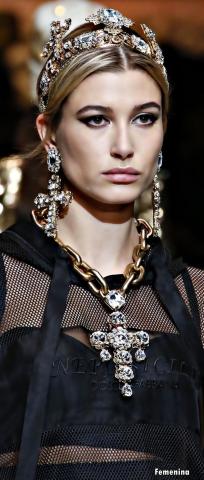 Oversized σκουλαρίκια: Είναι η πιο δυνατή τάση του 2019; Oversized σκουλαρίκια: Είναι η πιο δυνατή τάση του 2019;