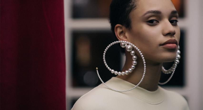 Oversized σκουλαρίκια: Είναι η πιο δυνατή τάση του 2019; Oversized σκουλαρίκια: Είναι η πιο δυνατή τάση του 2019;