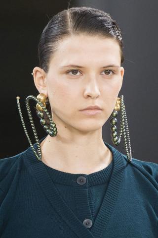 Oversized σκουλαρίκια: Είναι η πιο δυνατή τάση του 2019; Oversized σκουλαρίκια: Είναι η πιο δυνατή τάση του 2019;