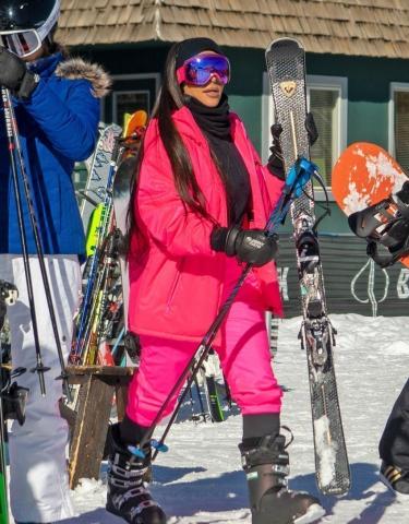 Η Kendall Jenner πόζαρε με μπικίνι αλλά όχι σε παραλία… Η Kendall Jenner πόζαρε με μπικίνι αλλά όχι σε παραλία…