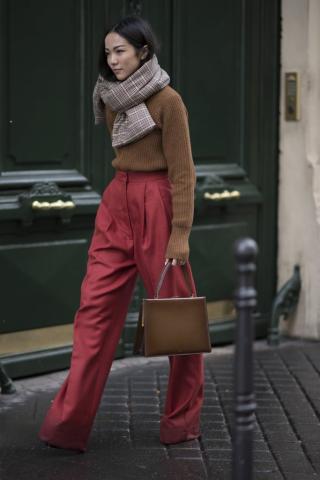 27 ιδέες για να φορέσεις το χοντρό κασκόλ σου με στιλ μέσα στο καταχείμωνο 27 ιδέες για να φορέσεις το χοντρό κασκόλ σου με στιλ μέσα στο καταχείμωνο