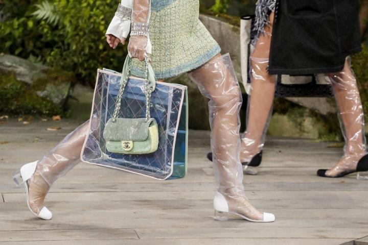 10 διαφανείς τσάντες που θα θέλεις οπωσδήποτε να κρατήσεις και είναι το απόλυτο must του χειμώνα 10 διαφανείς τσάντες που θα θέλεις οπωσδήποτε να κρατήσεις και είναι το απόλυτο must του χειμώνα