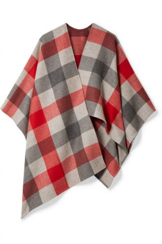 Street Style: Δες πώς φοράνε τις κάπες τους οι πιο στιλάτες γυναίκες Street Style: Δες πώς φοράνε τις κάπες τους οι πιο στιλάτες γυναίκες