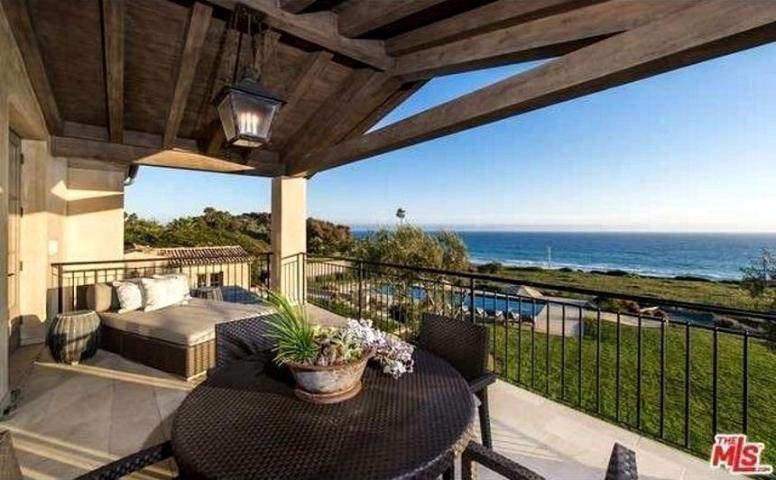 Lady Gaga: Ξενάγηση στο εντυπωσιακό «Gypsy Palace» της στο Μαλιμπού Lady Gaga: Ξενάγηση στο εντυπωσιακό «Gypsy Palace» της στο Μαλιμπού