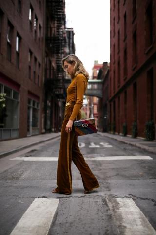 Το παντελόνι που έχει γίνει viral και φοράνε όλες οι fashionistas Το παντελόνι που έχει γίνει viral και φοράνε όλες οι fashionistas