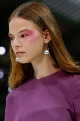 Blushadow: Η νέα τεχνική στο καθημερινό σου μακιγιάζ που θα λατρέψεις Blushadow: Η νέα τεχνική στο καθημερινό σου μακιγιάζ που θα λατρέψεις