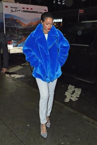 Trend alert! Δες πώς να συνδυάσεις πολλά χρώματα σε μια εμφάνιση και να κάνεις εντύπωση Trend alert! Δες πώς να συνδυάσεις πολλά χρώματα σε μια εμφάνιση και να κάνεις εντύπωση