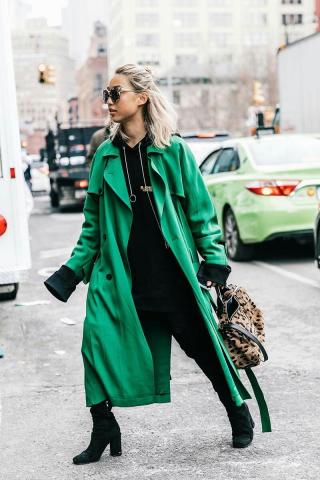 Trend alert! Δες πώς να συνδυάσεις πολλά χρώματα σε μια εμφάνιση και να κάνεις εντύπωση Trend alert! Δες πώς να συνδυάσεις πολλά χρώματα σε μια εμφάνιση και να κάνεις εντύπωση