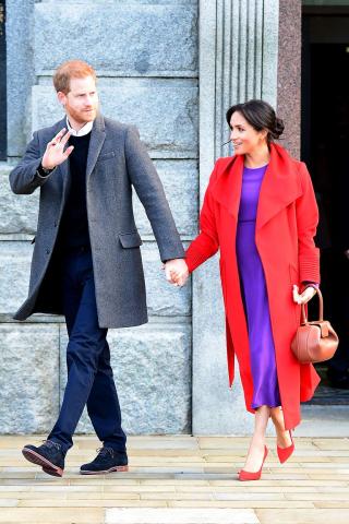 Trend alert! Δες πώς να συνδυάσεις πολλά χρώματα σε μια εμφάνιση και να κάνεις εντύπωση Trend alert! Δες πώς να συνδυάσεις πολλά χρώματα σε μια εμφάνιση και να κάνεις εντύπωση