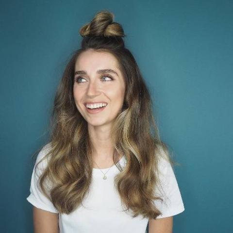 10 πανεύκολα χτενίσματα των 5 λεπτών που μπορείς να κάνεις στη δουλειά 10 πανεύκολα χτενίσματα των 5 λεπτών που μπορείς να κάνεις στη δουλειά