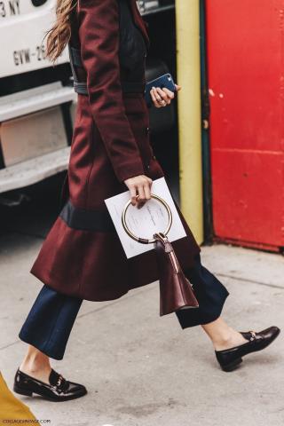 Η ανοιξιάτικη τσάντα που φοράνε σε όλον τον κόσμο μέσα στον χειμώνα Η ανοιξιάτικη τσάντα που φοράνε σε όλον τον κόσμο μέσα στον χειμώνα