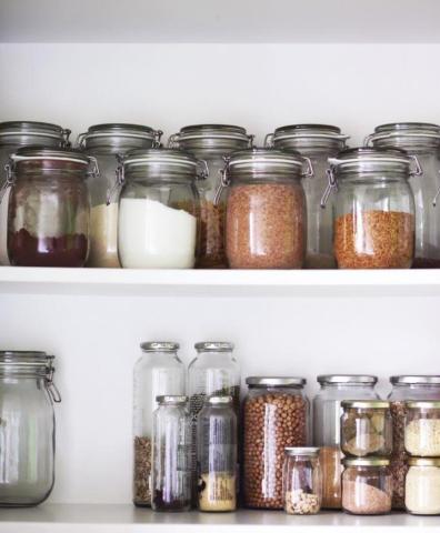 H Marie Kondo είναι η γκουρού της οργάνωσης και μας δείχνει 6 τρικς για να βάλουμε το σπίτι μας σε τάξη H Marie Kondo είναι η γκουρού της οργάνωσης και μας δείχνει 6 τρικς για να βάλουμε το σπίτι μας σε τάξη