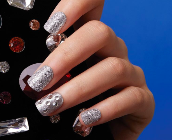 8 προτάσεις για τα νύχια σου που έχουν κάνει θραύση 8 προτάσεις για τα νύχια σου που έχουν κάνει θραύση