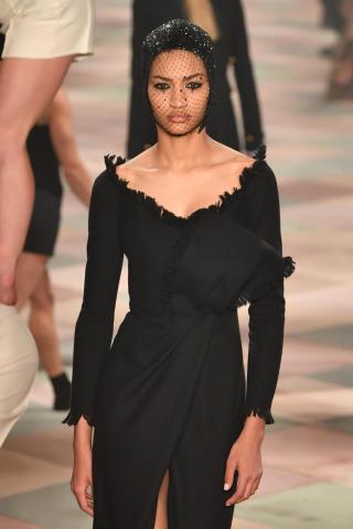 Dior: Μια μαγική πασαρέλα τσίρκο Dior: Μια μαγική πασαρέλα τσίρκο