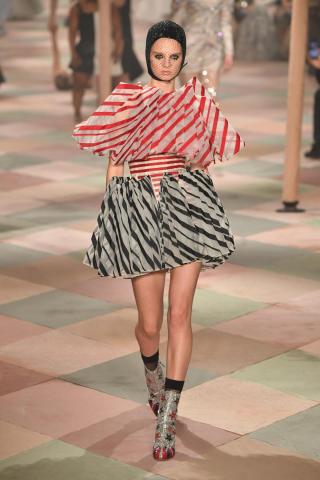 Dior: Μια μαγική πασαρέλα τσίρκο Dior: Μια μαγική πασαρέλα τσίρκο