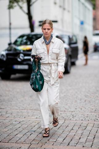 Boiler Suits: Αυτή είναι η τάση που λατρεύουν όλες οι γυναίκες και απεχθάνονται οι άντρες Boiler Suits: Αυτή είναι η τάση που λατρεύουν όλες οι γυναίκες και απεχθάνονται οι άντρες